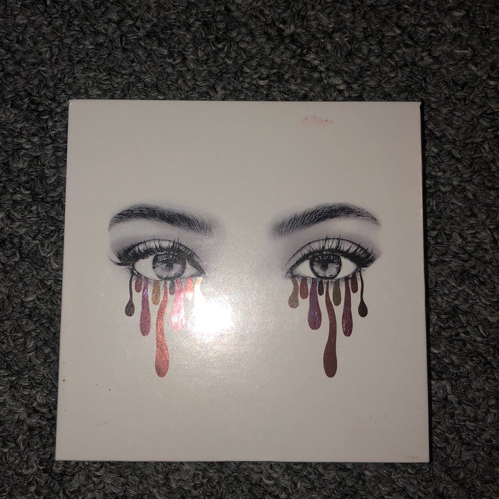 Kylie Cosmetics Burgundy Palette